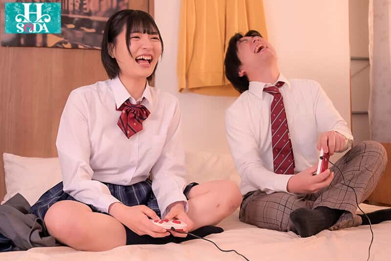 [hsoda00073]君が告白を手伝ってと言ったあの日を忘れない。両想いだった僕らはすれ違い、別々の男女と付き合い、心から叫んだ。 虹村ゆみ