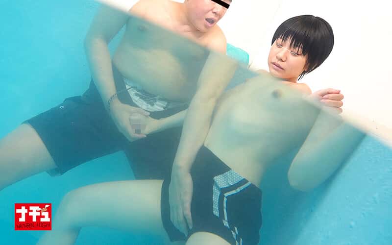 [1nhdtc00082]つるぺた女子の男水着チャレンジ 県民プールでデカチンおじに女子だとバレて中出しされて…マジ最悪だったよぉぉ～！