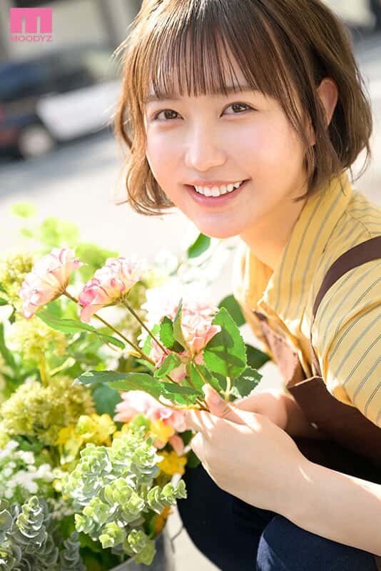 [mifd00647]新人 太陽のように明るい脱いだら健康細身ボディの町のお花屋さんが足腰プルップル震わせ痙攣絶頂AVデビュー 加ノ崎みる