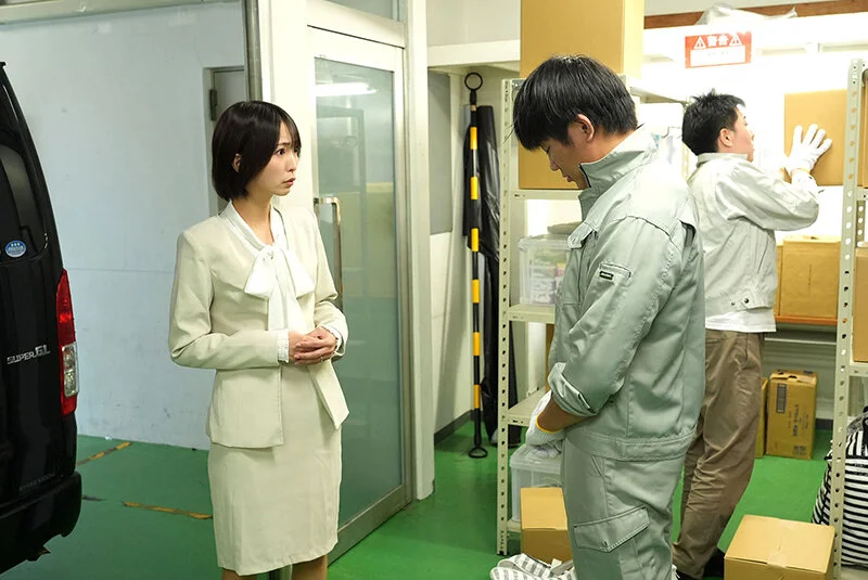 [ngod00310 NGOD-310]ちんれつの妻 本社勤務のバリキャリ妻が「陳列」作業中、倉庫の汗臭作業員たちの立派な極太巨根でヒィヒィ言わされてました… 那賀崎ゆきね