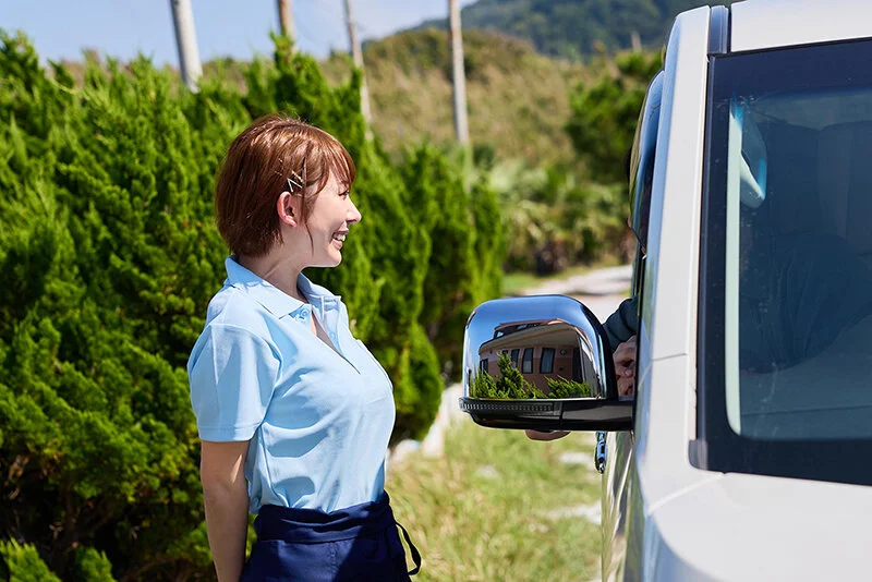 [mkmp00706 MKMP-706]南国リゾートバイトに参加した僕は住み込み先で出逢ったデカ尻ギャルと人目を盗んでは生でハメまくった 弥生みづき