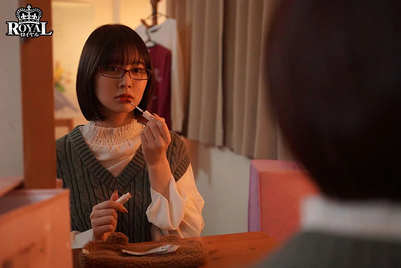 [royd00294 ROYD-294]僕の姉は地味で控えめですが、眼鏡を外すと、絶世の美女で我慢できず迫ったら素股からの生挿入で初中出しをさせてくれました。 鳳みゆ