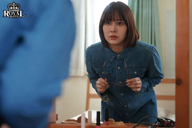 [royd00294 ROYD-294]僕の姉は地味で控えめですが、眼鏡を外すと、絶世の美女で我慢できず迫ったら素股からの生挿入で初中出しをさせてくれました。 鳳みゆ